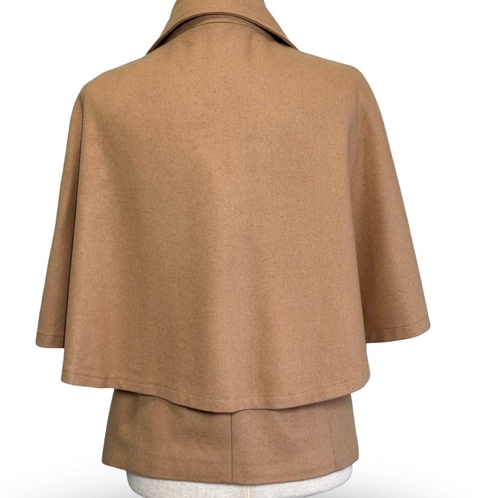 Cape Coat Button Belted Front Beige
SZ S/M - Picture 4 of 16